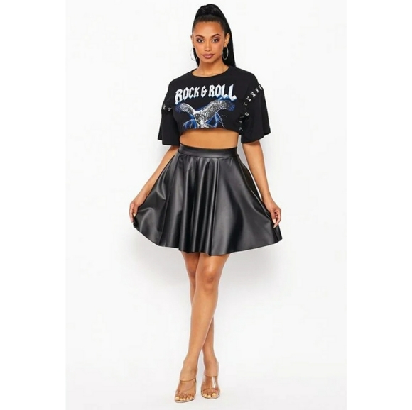 Faux leather flare mini skirt - Picture 8 of 9